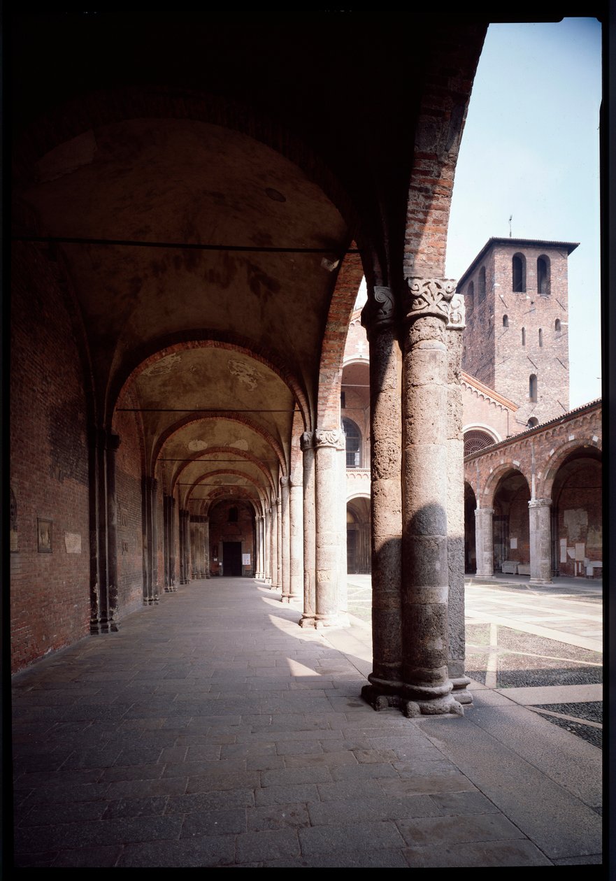 Ansicht des Portikus der Kirche von Sant