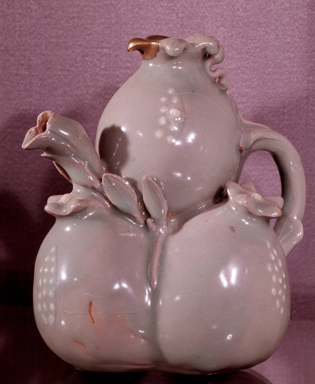 Koreanische Kunst: Weinkrug in Form von Granatäpfeln. Koryo-Periode (11.-12. Jahrhundert). Museum der Schönen Künste, Duksoo-Palast, Korea von School Korean