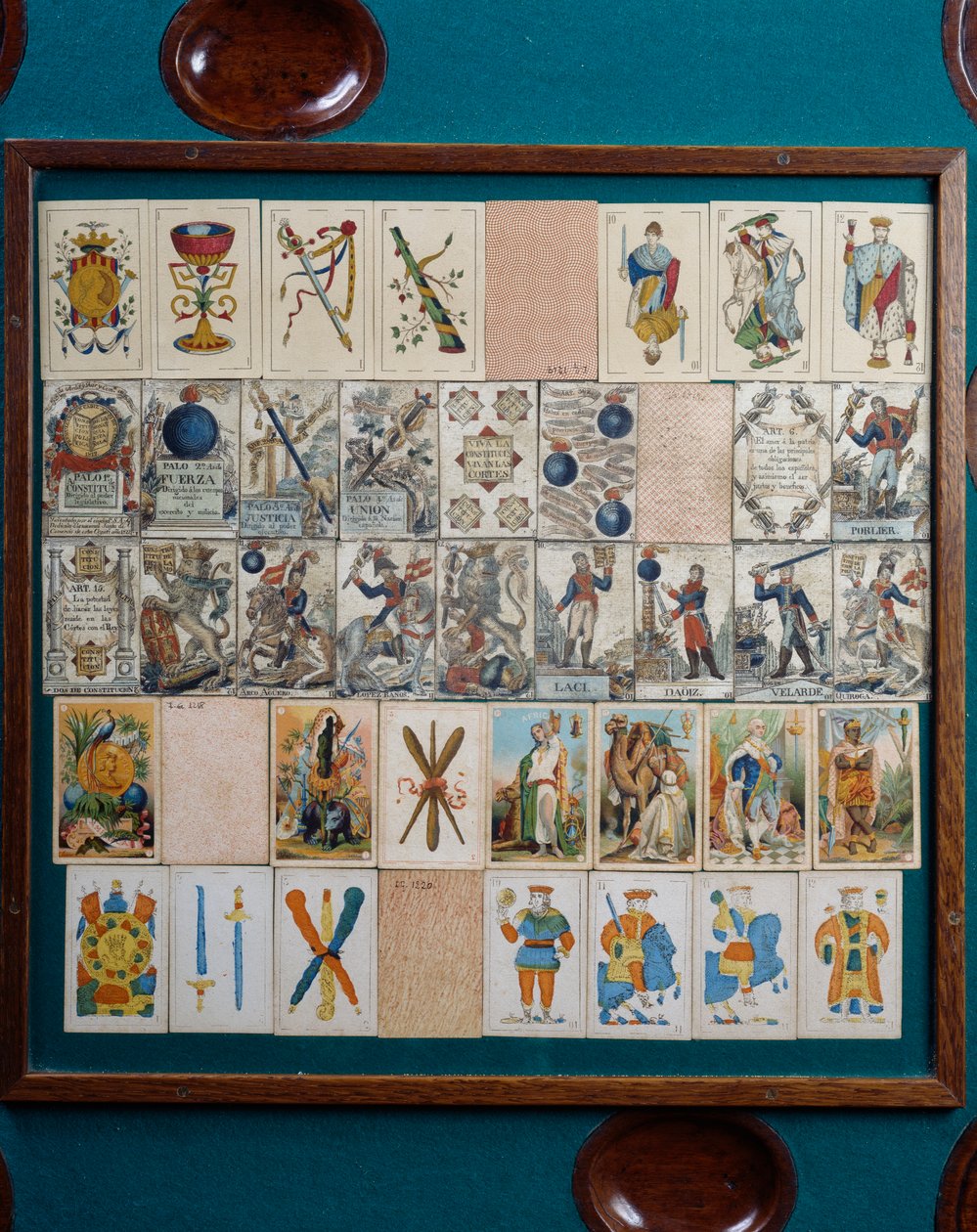 Spielkarten, Detail vom katalanischen Kartentisch, Spanien von School Spanish