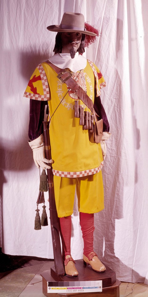 Hakenbüchsenkostüm zur Zeit Philipps II. von Spanien (1527-1598). Die Mannequin hält eine Hakenbüchse in der Hand und trägt einen Schulterriemen, an dem die Munition (Pulver für das Gewehr) befestigt ist. Madrid, Armee-Museum von Spanish School