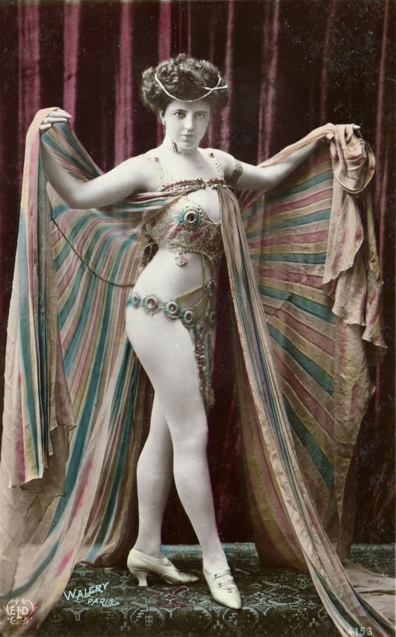 Postkarte, die eine orientalische Tänzerin darstellt (farbiges Foto) von Stanislaus Walery