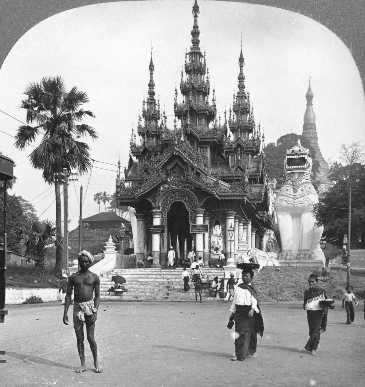 Haupteingang, Shwedagon-Pagode, Rangun, Birma, 1908 von Stereo Travel Co