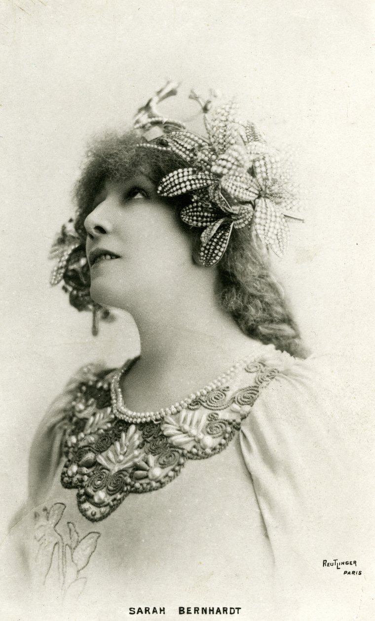 Henriette Rosine Bernard alias Sarah Bernhardt als „Die ferne Prinzessin“, ein Stück von Edmond Rostand (s/w Foto) von Studio Reutlinger