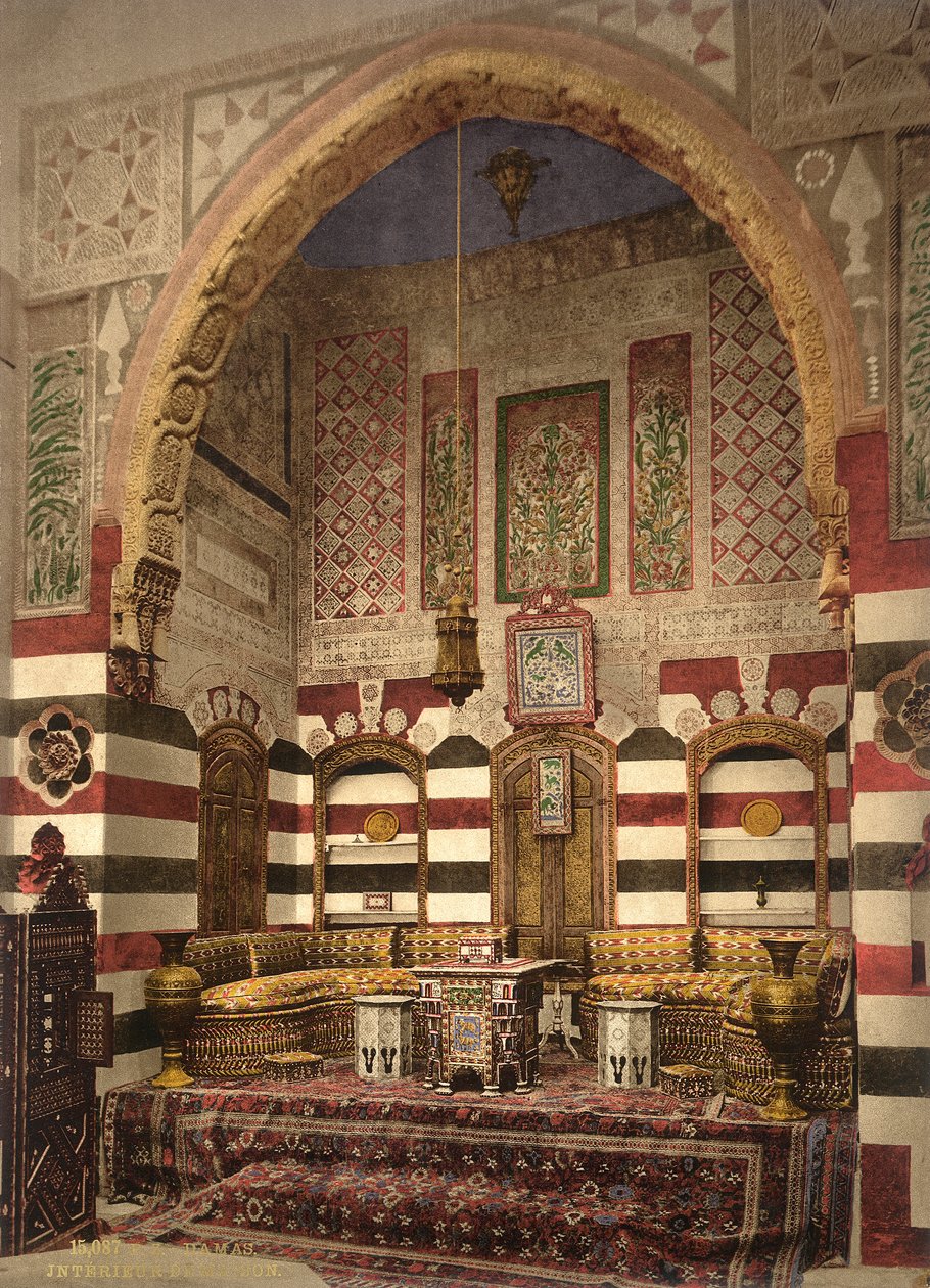 Innenansicht eines Empfangszimmers in einem feinen Haus, Damaskus, ca. 1880-1900 von Swiss Photographer