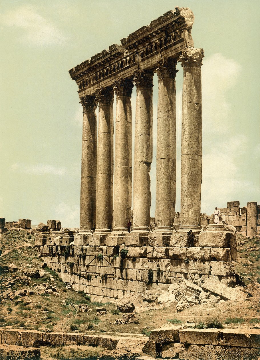 Peristyl des Tempels des Jupiter, Baalbek, ca. 1880-1900 von Swiss Photographer