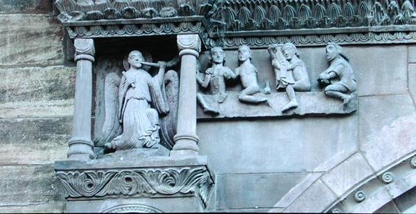 Die Toten verlassen ihre Gräber, als ein Engel eine Trompete bläst (Detail) von Swiss School