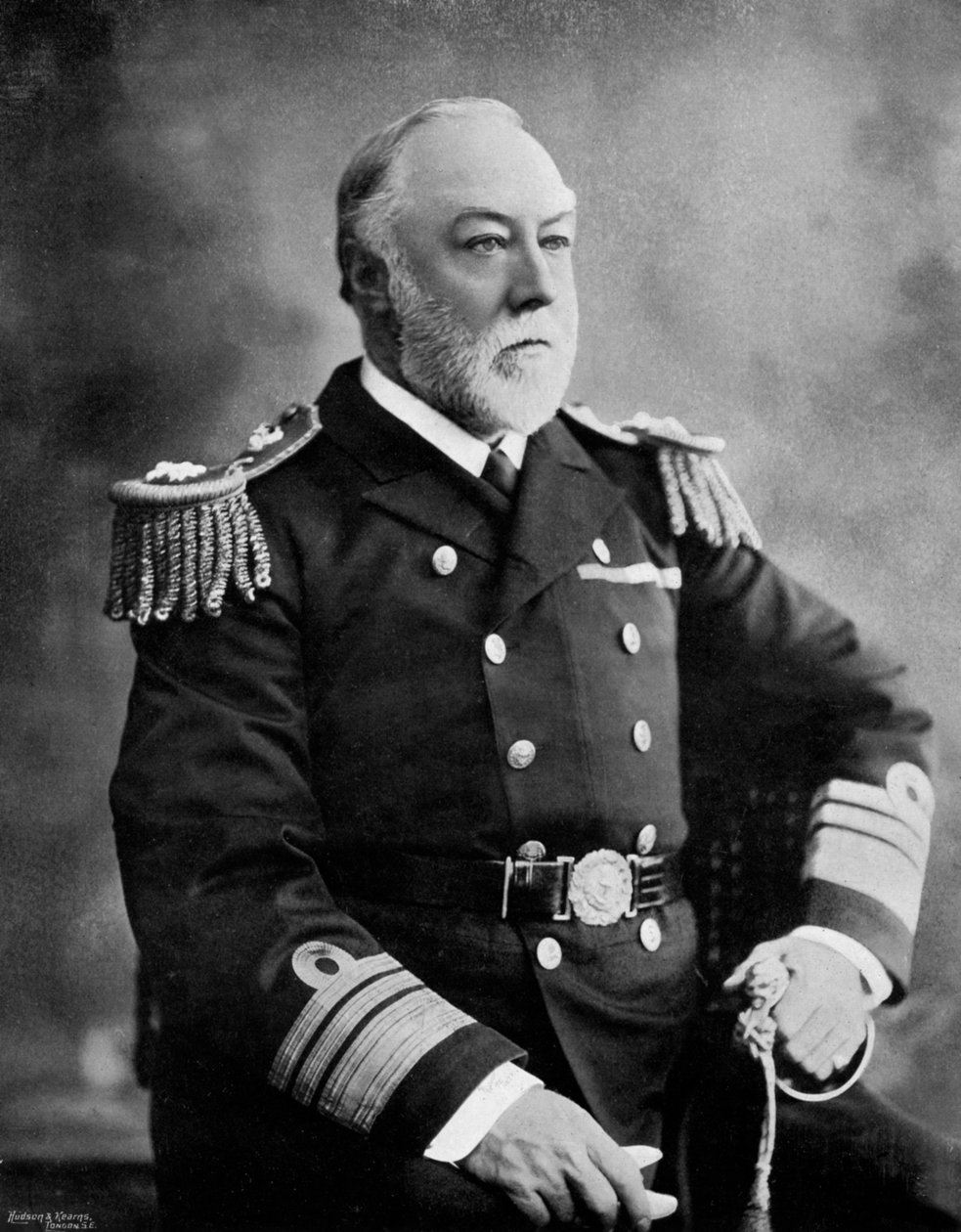 Vizeadmiral Sir Henry Fairfax, britischer Marineoffizier, 1896 von Symonds and Co
