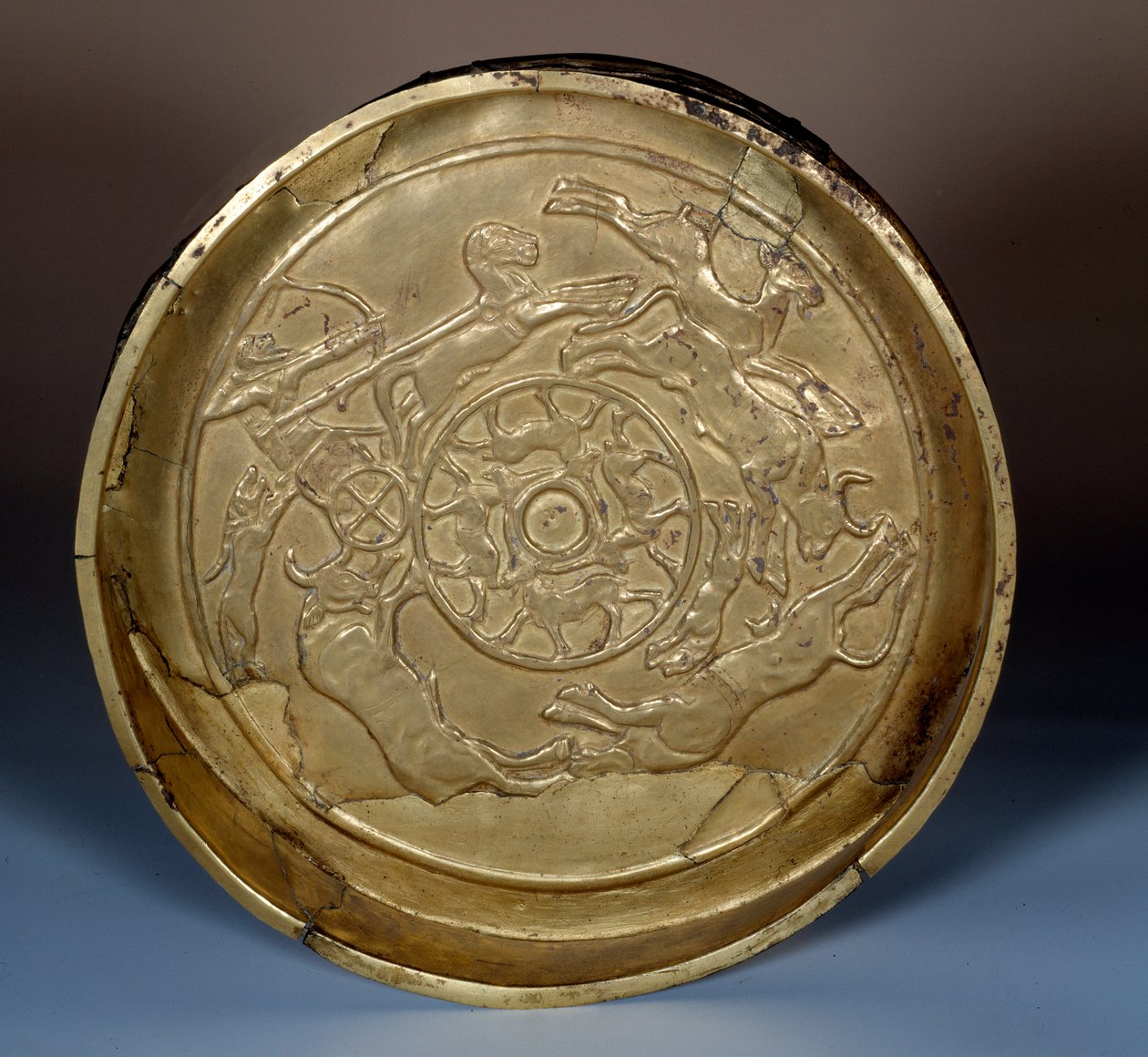 Orientalische Kunst: Jagdpatere aus Gold, um 1200 v. Chr. in Syrien gefertigt von Syrian Syrian