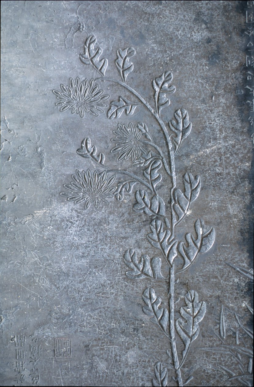 Stele mit Chrysantheme, Blumen und Blättern graviert, 618-907 (Stein) von Tang Dynasty Chinese School