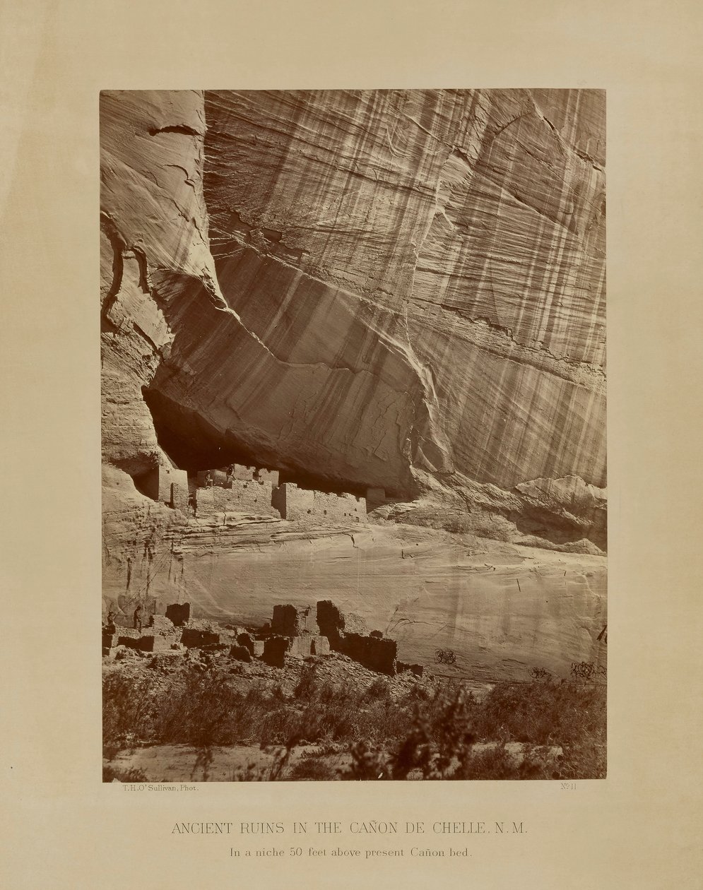 Antike Ruinen im Cañon de Chelle, N.M. (Nr. 11, Geographische Erkundungen und Vermessungen westlich des 100. Meridians) von Timothy H. O