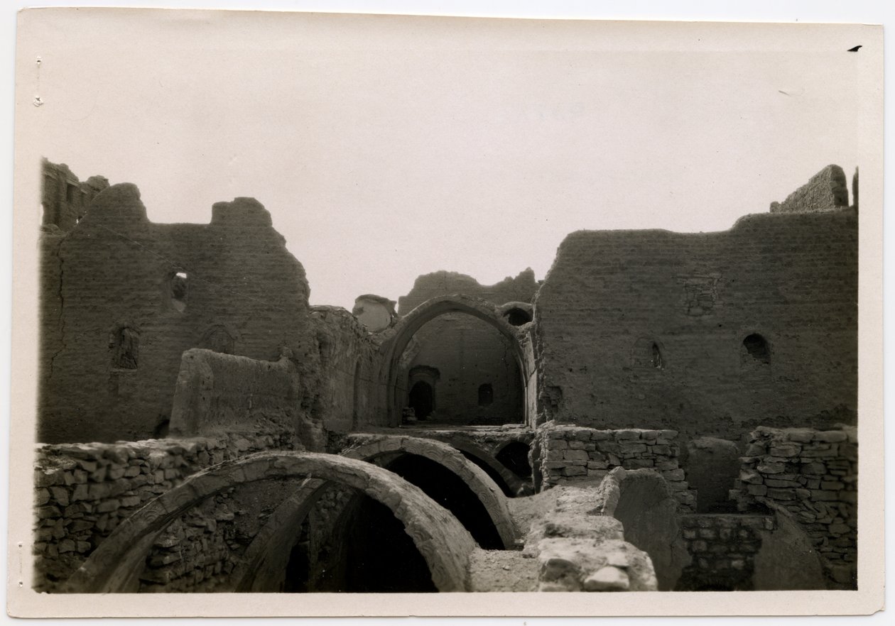 Große Burg (Qasr) des Klosters St. Simeon, Assuan, Ägypten, Foto von Ugo Monneret de Villard von Ugo Monneret de Villard