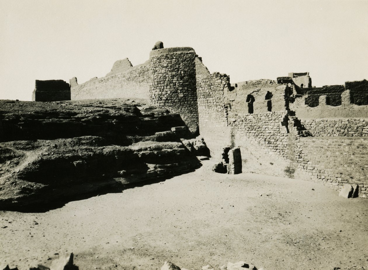 Kloster St. Simeon, von Südosten gesehen, Assuan, Ägypten, Fotografie von Ugo Monneret de Villard von Ugo Monneret de Villard