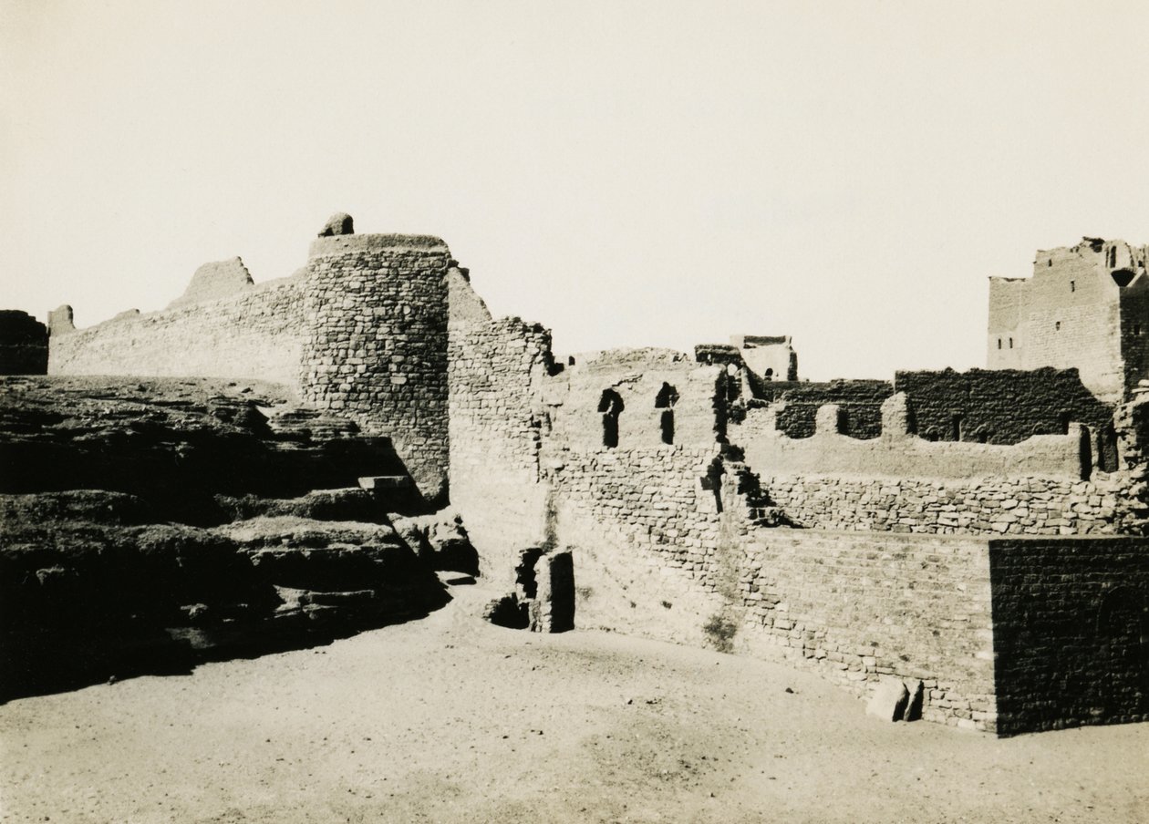 Kloster St. Simeon, von Südosten gesehen, Assuan, Ägypten, Fotografie von Ugo Monneret de Villard von Ugo Monneret de Villard