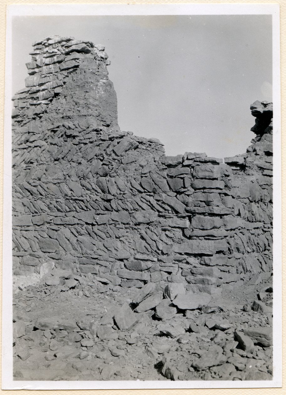 Ruinen der südlichen Kirche, Detail des Mauerwerks, Sabagura, Ägypten, Fotografie von Ugo Monneret de Villard von Ugo Monneret de Villard