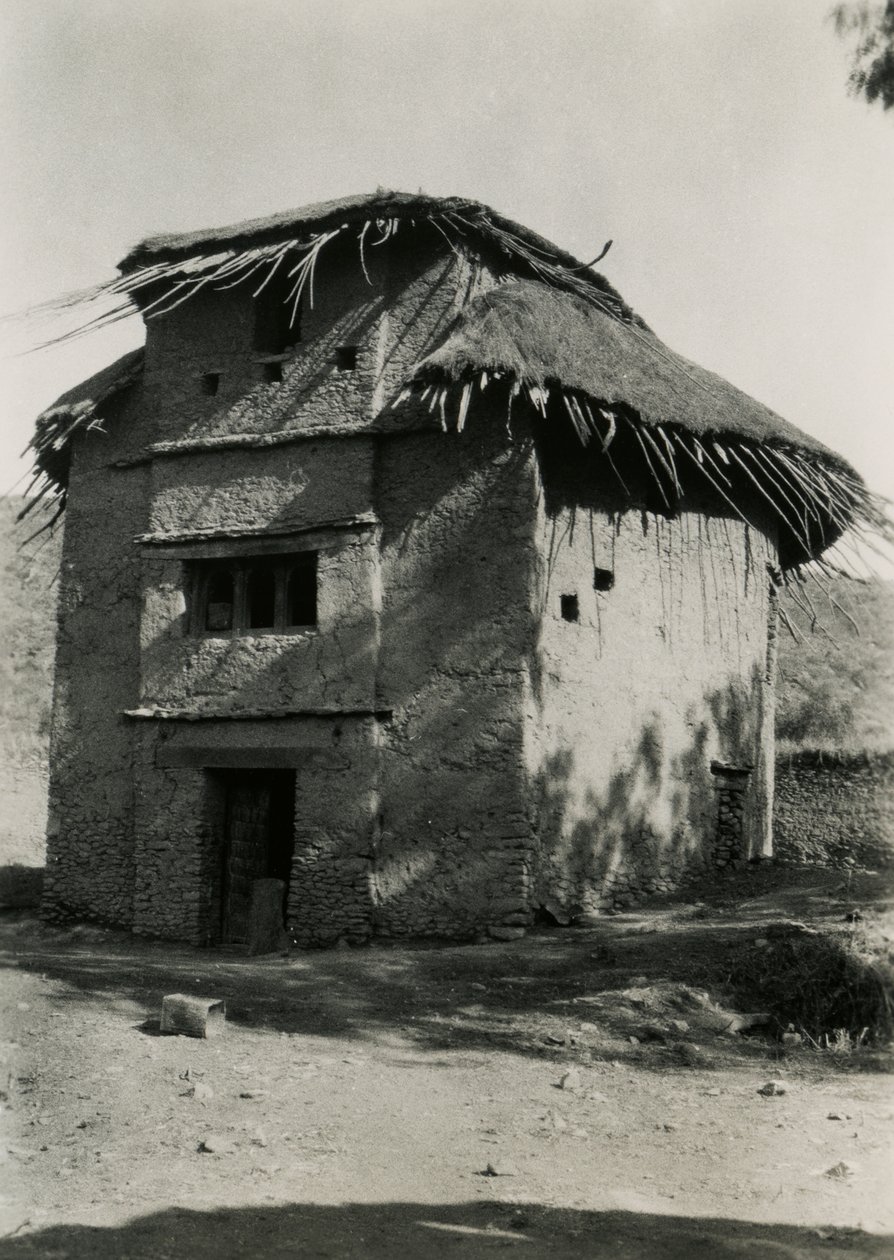 Quadratische Hütte mit Strohdach, Axum, Äthiopien, Fotografie von Ugo Monneret de Villard von Ugo Monneret de Villard