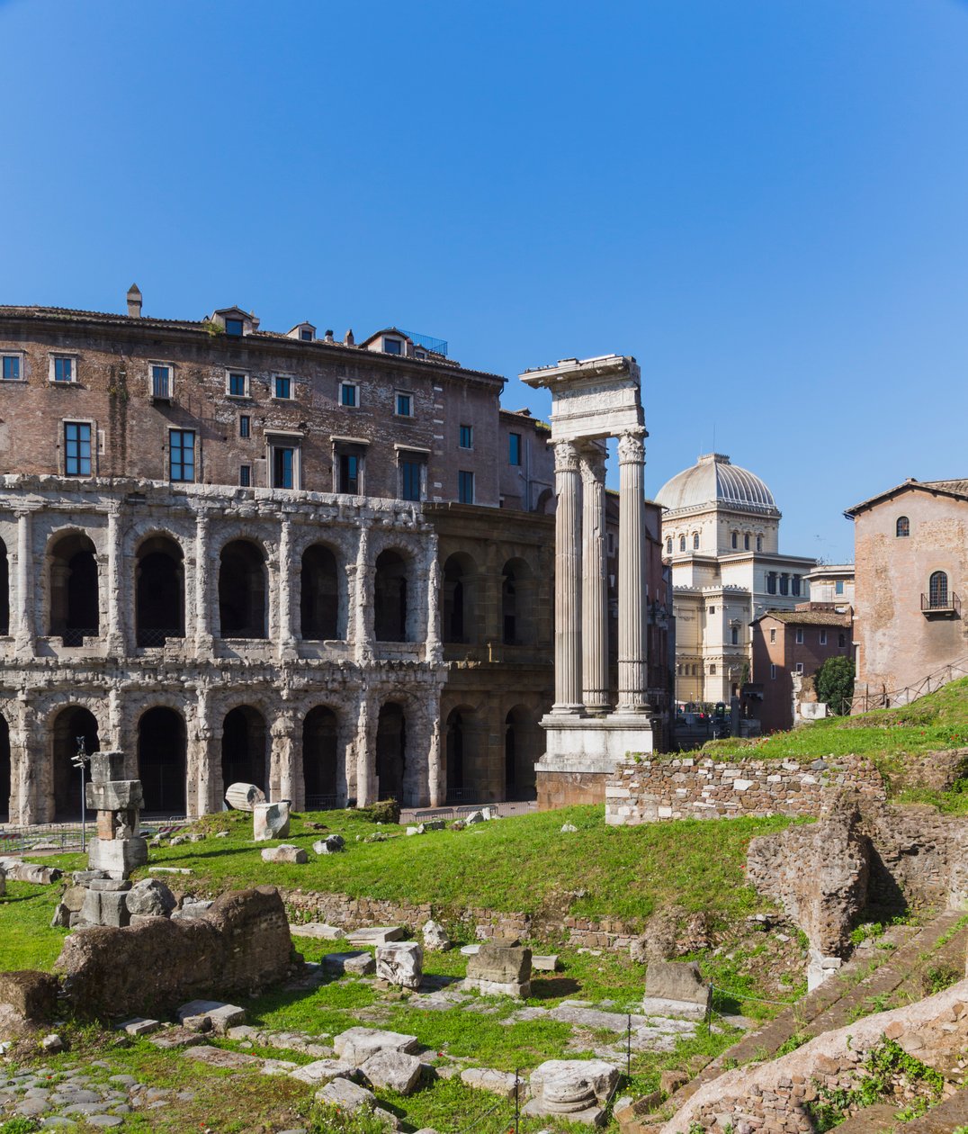 Rom, Italien. Theater des Marcellus und Tempel des Apollo von Unbekannt Unbekannt