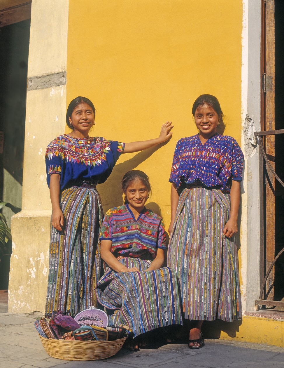 Drei guatemaltekische Damen von Unbekannt Unbekannt