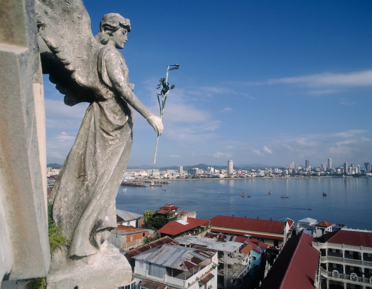 Blick auf die Stadt von der Iglesia de San Francisco Assis von Unbekannt Unbekannt