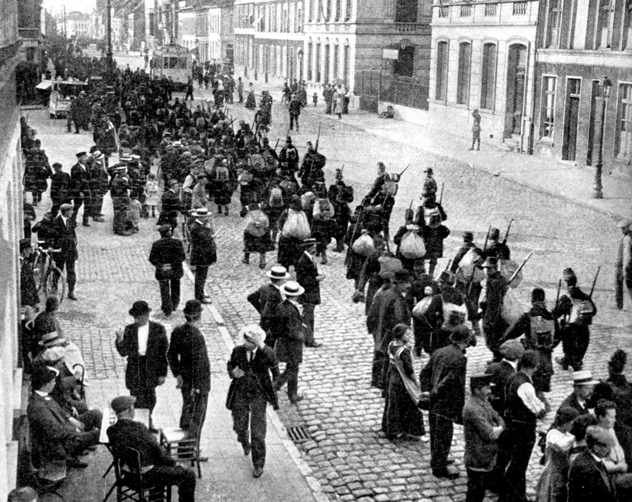 Ein belgisches Regiment zieht sich nach Antwerpen zurück, Erster Weltkrieg, 1914 von Unbekannt