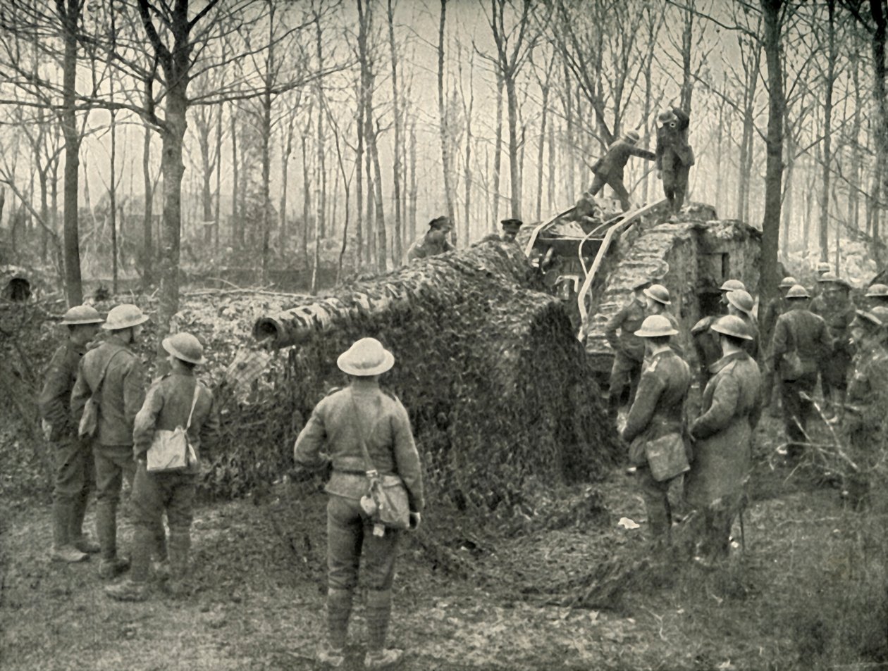 Ein Landship bringt unter Tarnung eine 5,9 deutsche Marinekanone herein, 1919 von Unbekannt