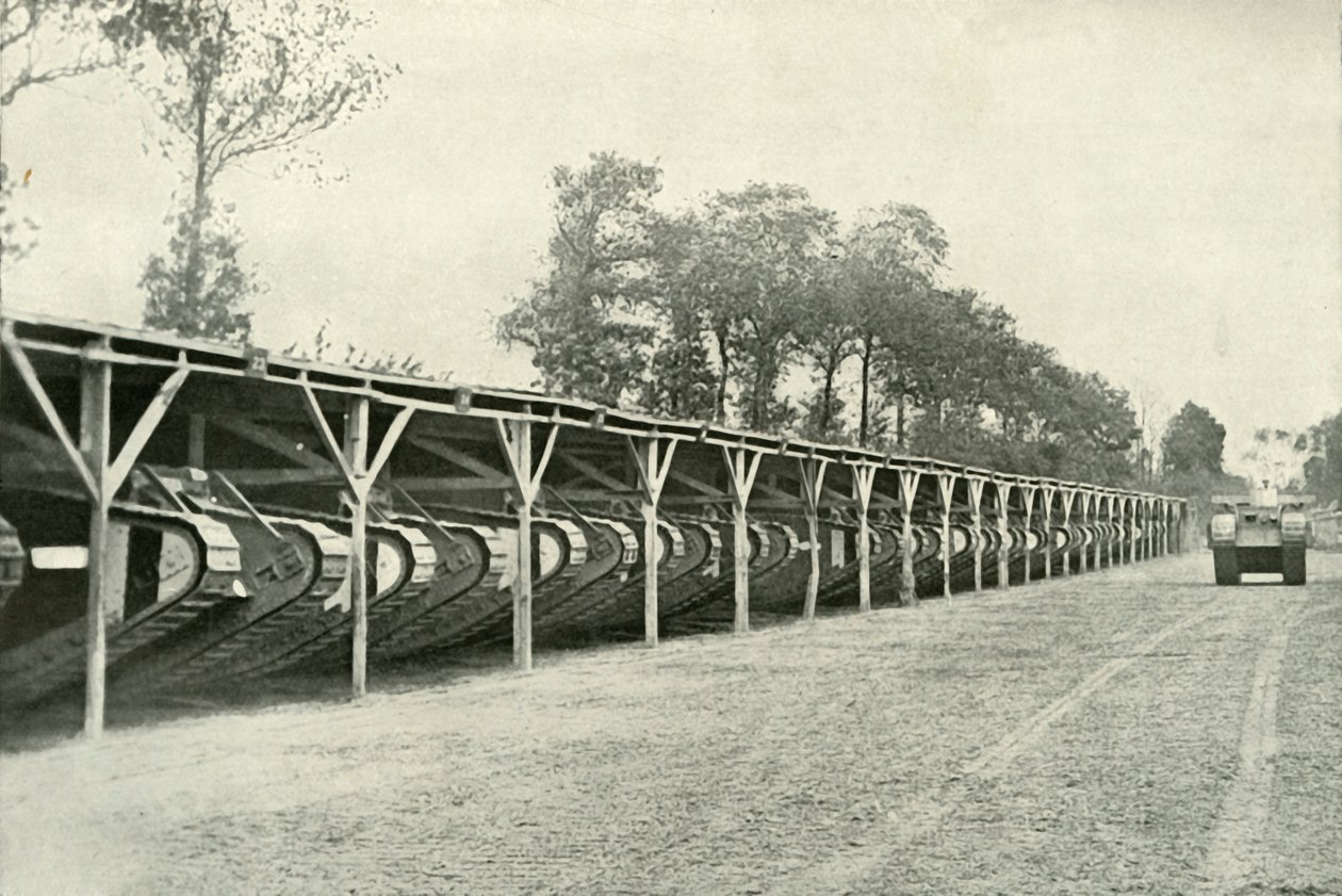 Ein Park britischer Panzer direkt hinter der Frontlinie, 1919 von Unbekannt