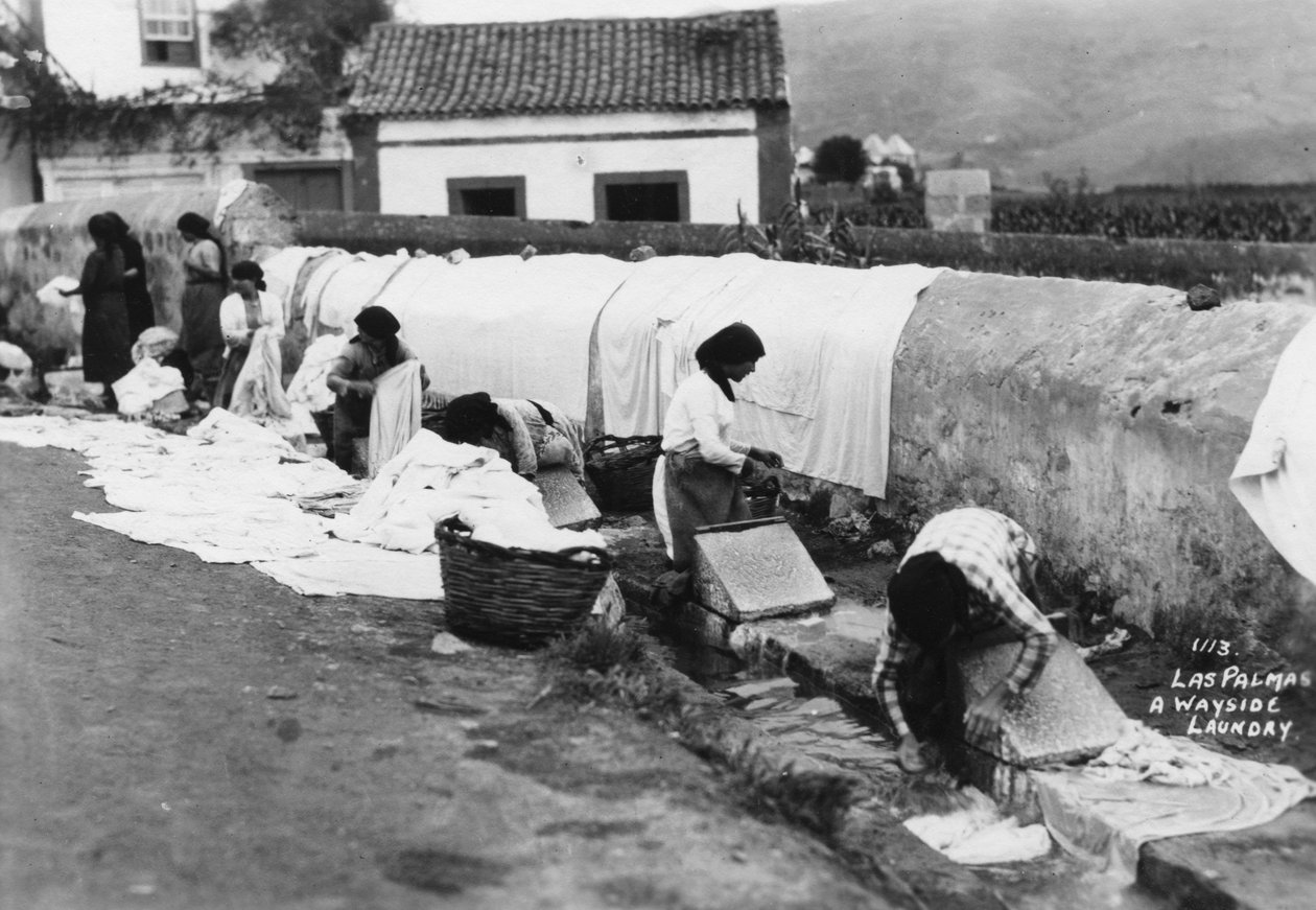Eine Straßenwäscherei, Las Palmas, Gran Canaria, Kanarische Inseln, Spanien, 20. Jahrhundert von Unbekannt