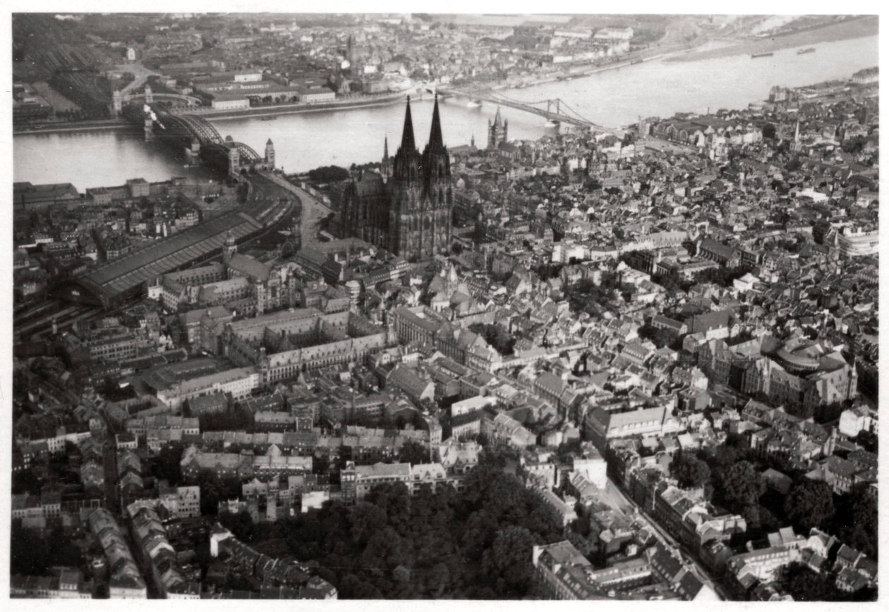 Luftaufnahme von Köln, Nordrhein-Westfalen, Deutschland, aus einem Zeppelin von Unbekannt