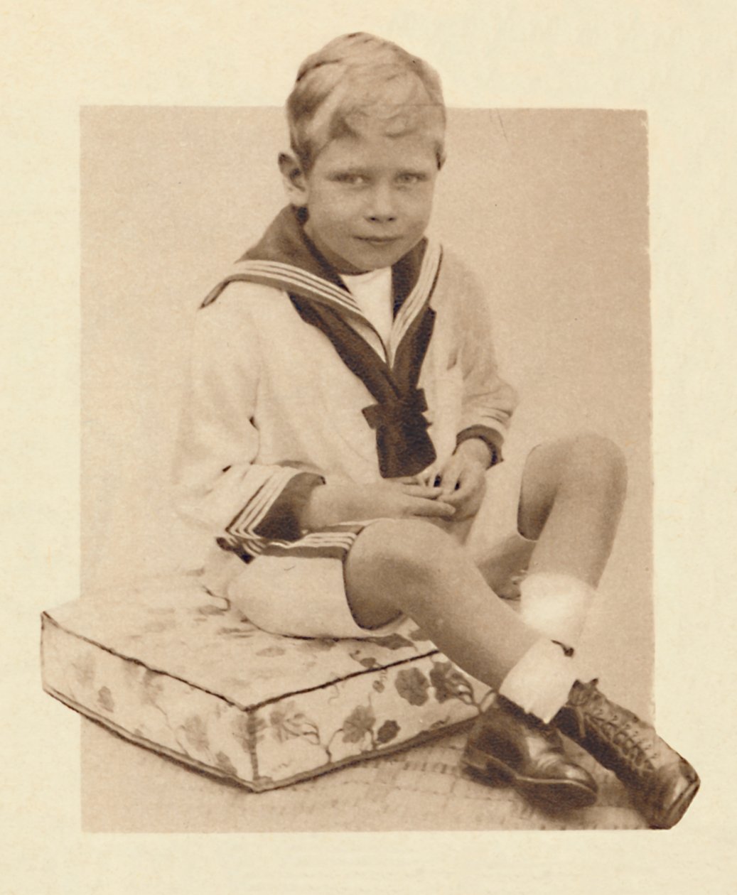 Ein Hinweis auf eine zukünftige Karriere: Prinz Albert im Matrosenanzug von Unbekannt