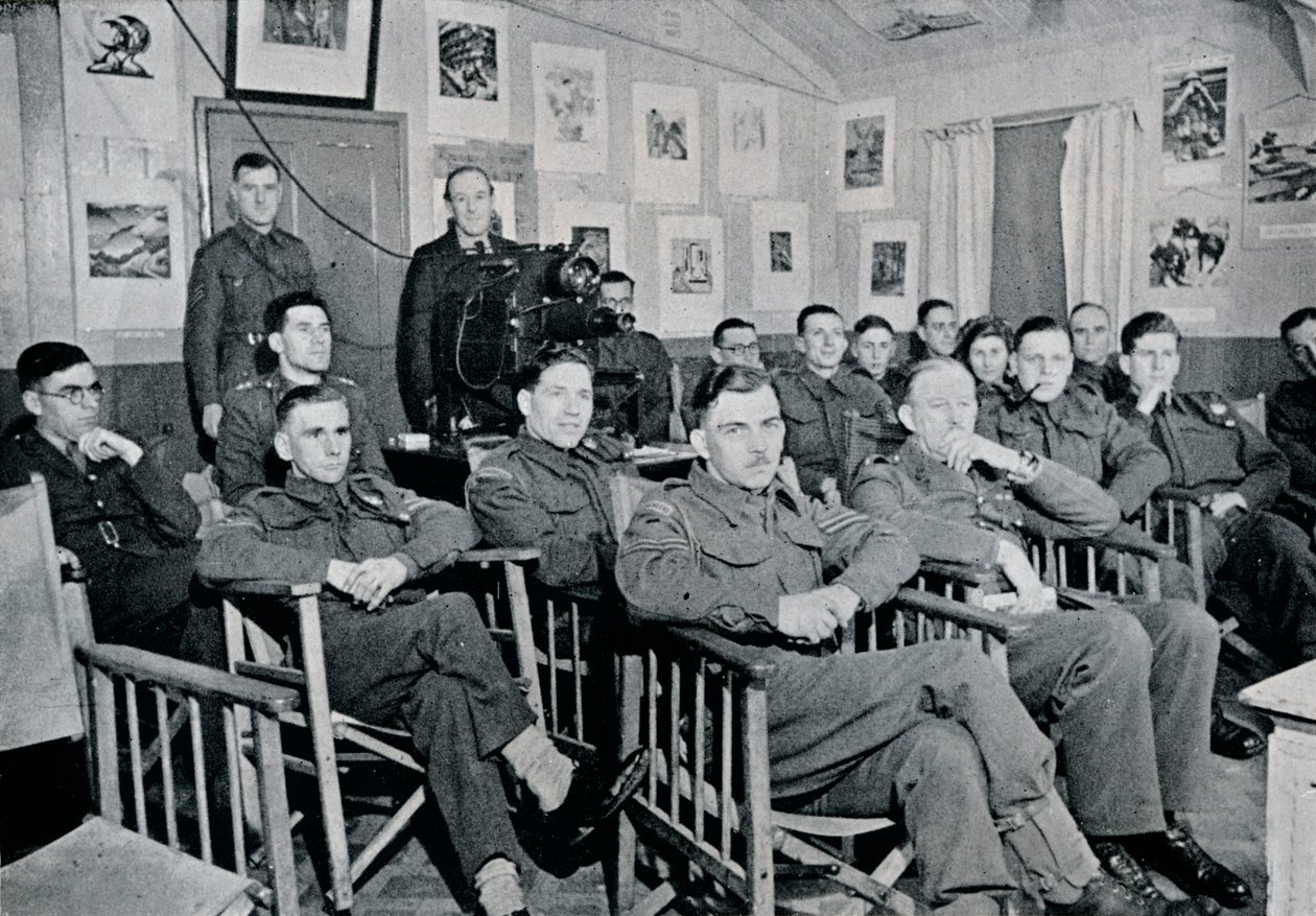 Army Art Group: Adrian Hill, R.B.A., R.O.I., hält einen Vortrag über Die Kunst und Ziele von Picasso, 1944 von Unbekannt