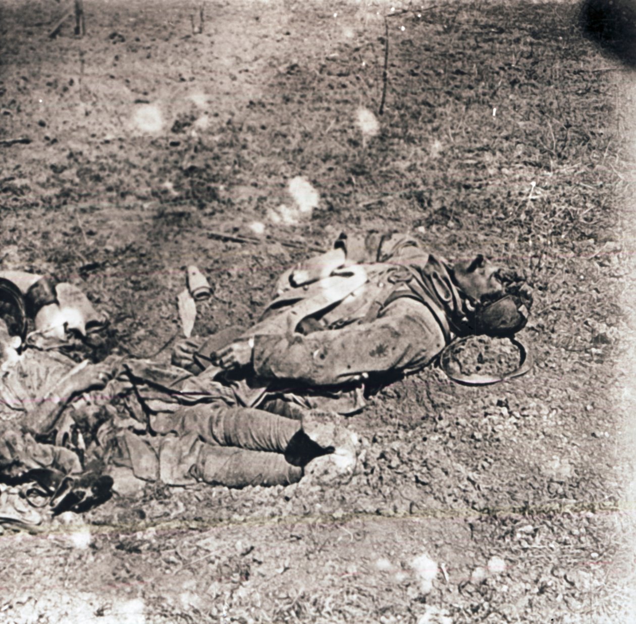 Leichen toter Soldaten, um 1914-1918 von Unbekannt