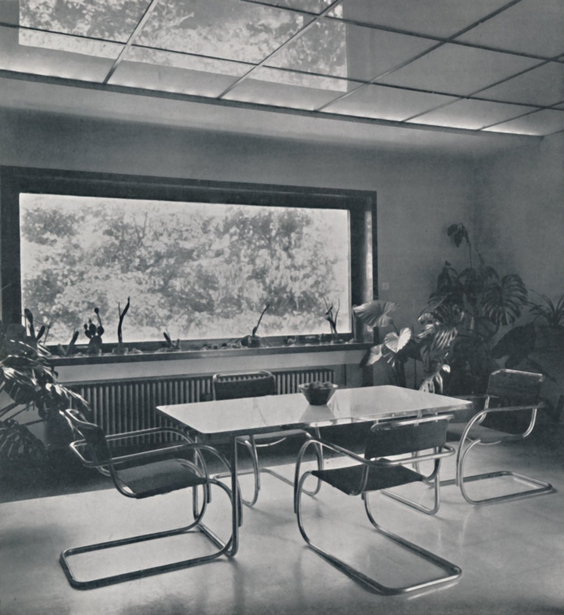 Frühstücksraum in einem Haus in Bukarest von Rudolf Frankel von Unbekannt
