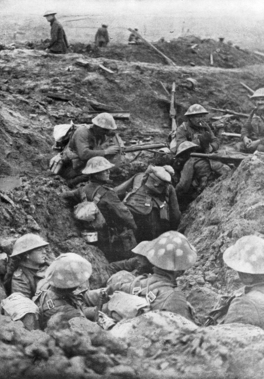 Britische Truppen an der Menin Road, nahe Ypern, Belgien, 30. Oktober 1917 von Unbekannt