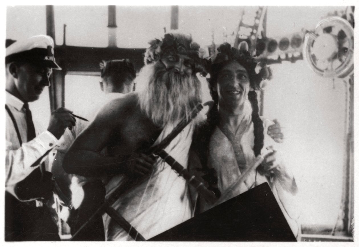 Zeremonie zur Feier der Äquatorüberquerung an Bord des Luftschiffs Graf Zeppelin von Unbekannt