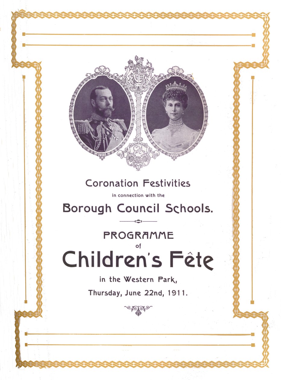 Krönungsfeierlichkeiten im Zusammenhang mit den Gemeinderatsschulen, 1911, 1917 von Unbekannt