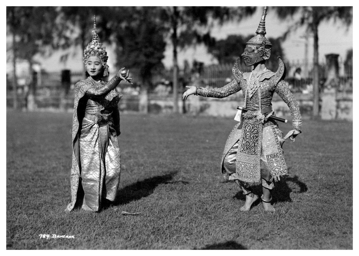 Tänzer in traditioneller Kleidung, Bangkok, Thailand, frühes 20. Jahrhundert von Unbekannt