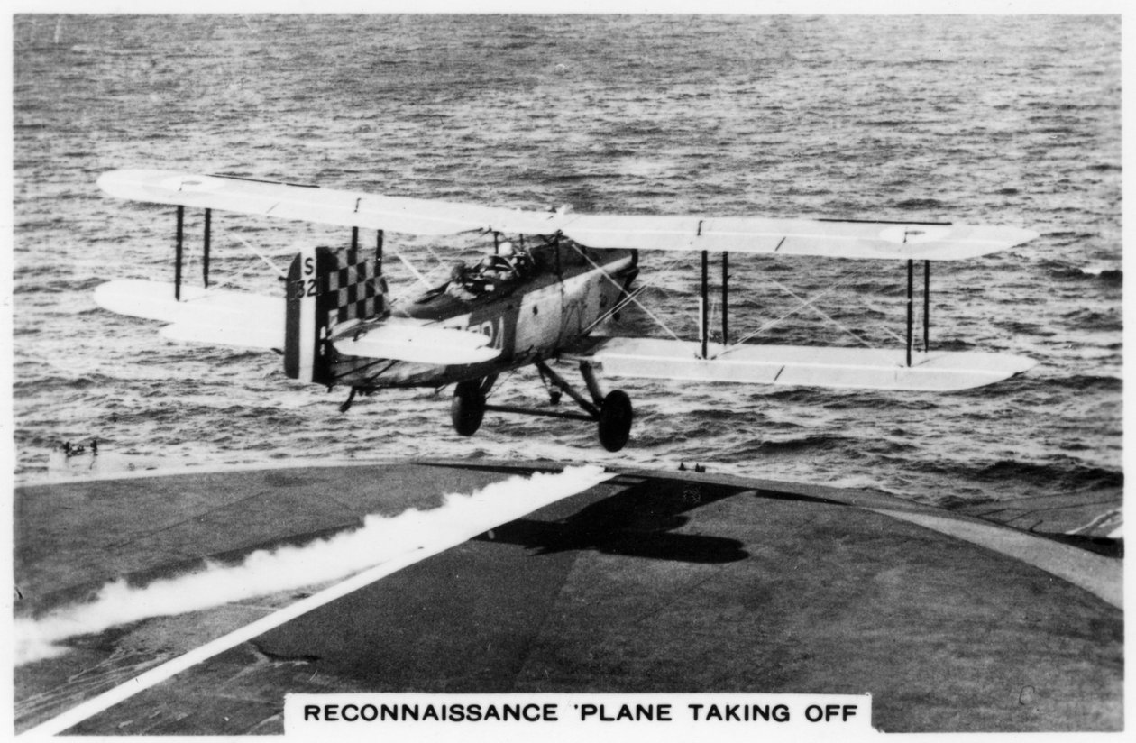 Fairey III F Aufklärungsflugzeug startet vom Flugzeugträger HMS Courageous, 1937 von Unbekannt
