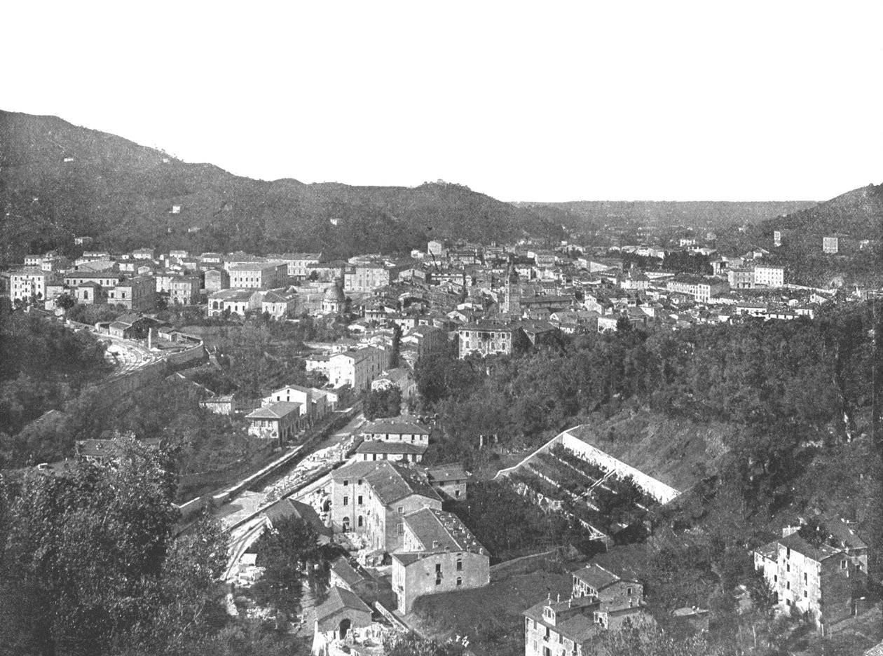 Gesamtansicht der Stadt Carrara, Italien, 1895 von Unbekannt