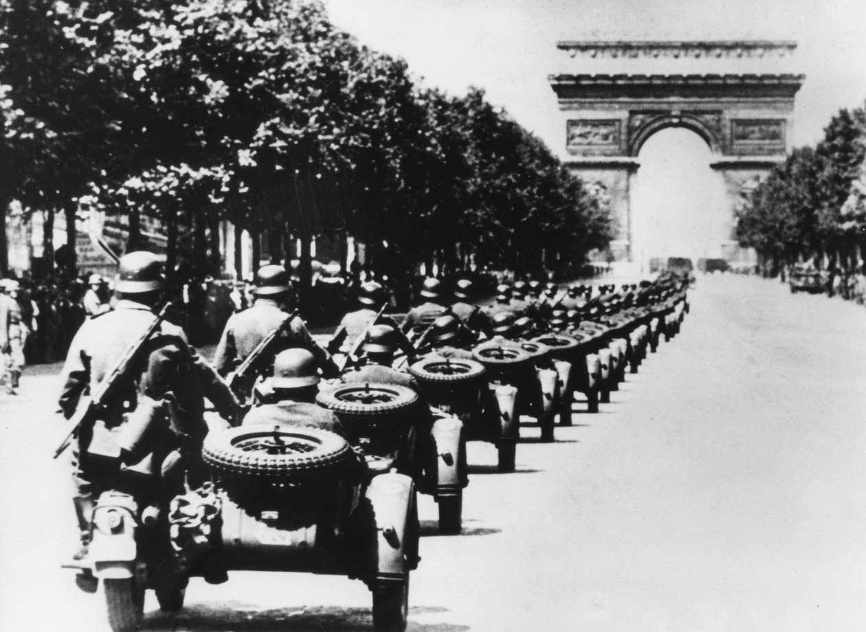 Deutsche Soldaten auf den Champs Elysees, Paris, 14. Juni 1940 von Unbekannt