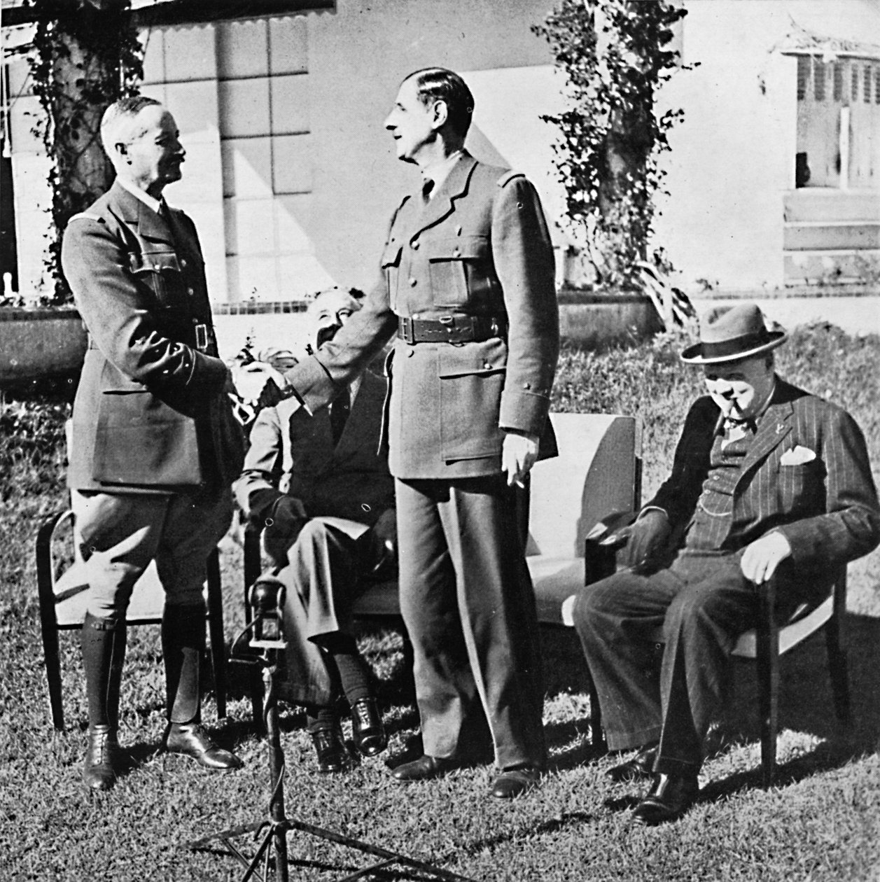 Henri Giraud und de Gaulle während der Casablanca-Konferenz, Januar 1943, 1945 von Unbekannt