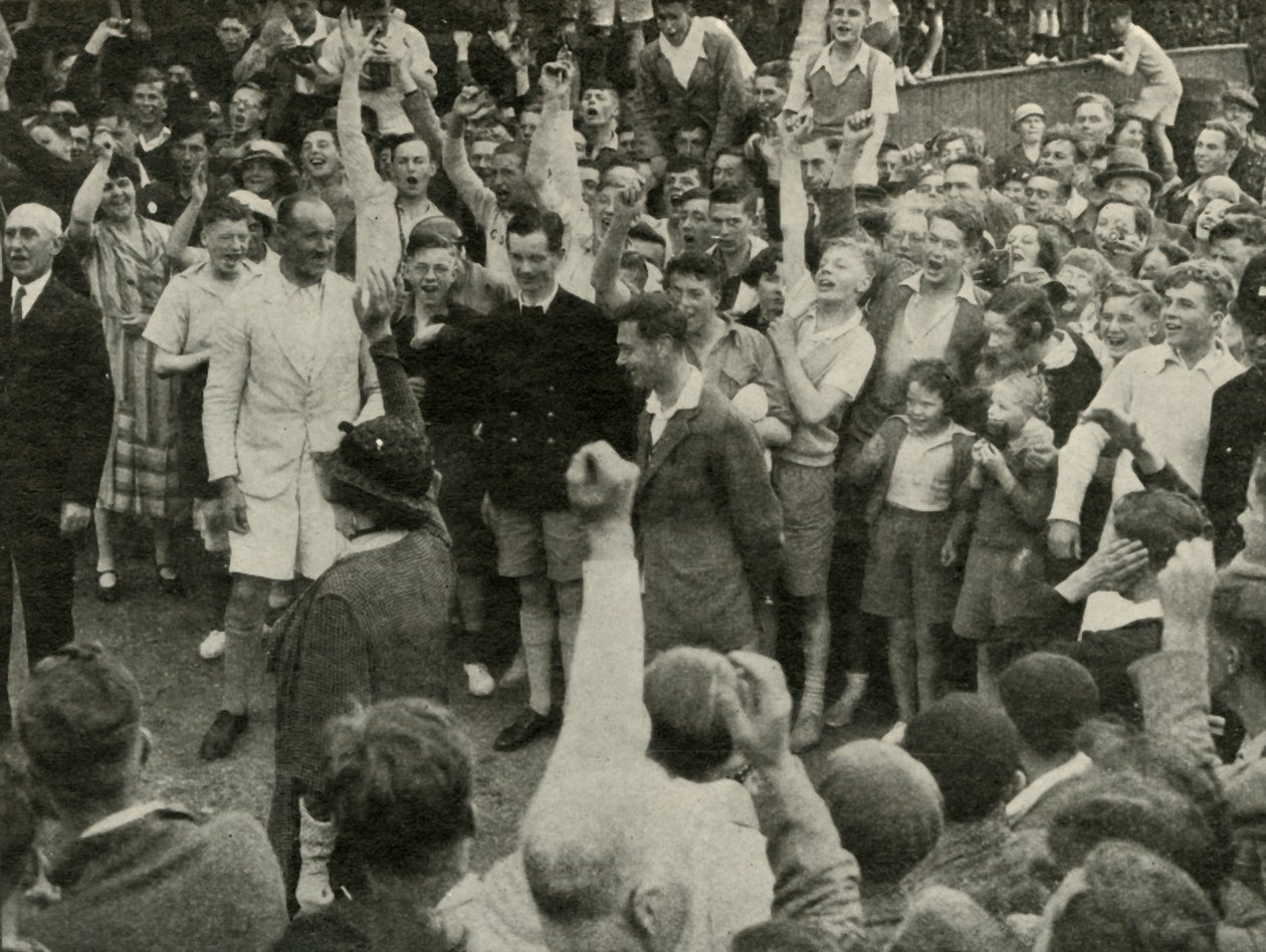 Seine Majestät in seinem Jungenlager in Southwold, 1937 von Unbekannt