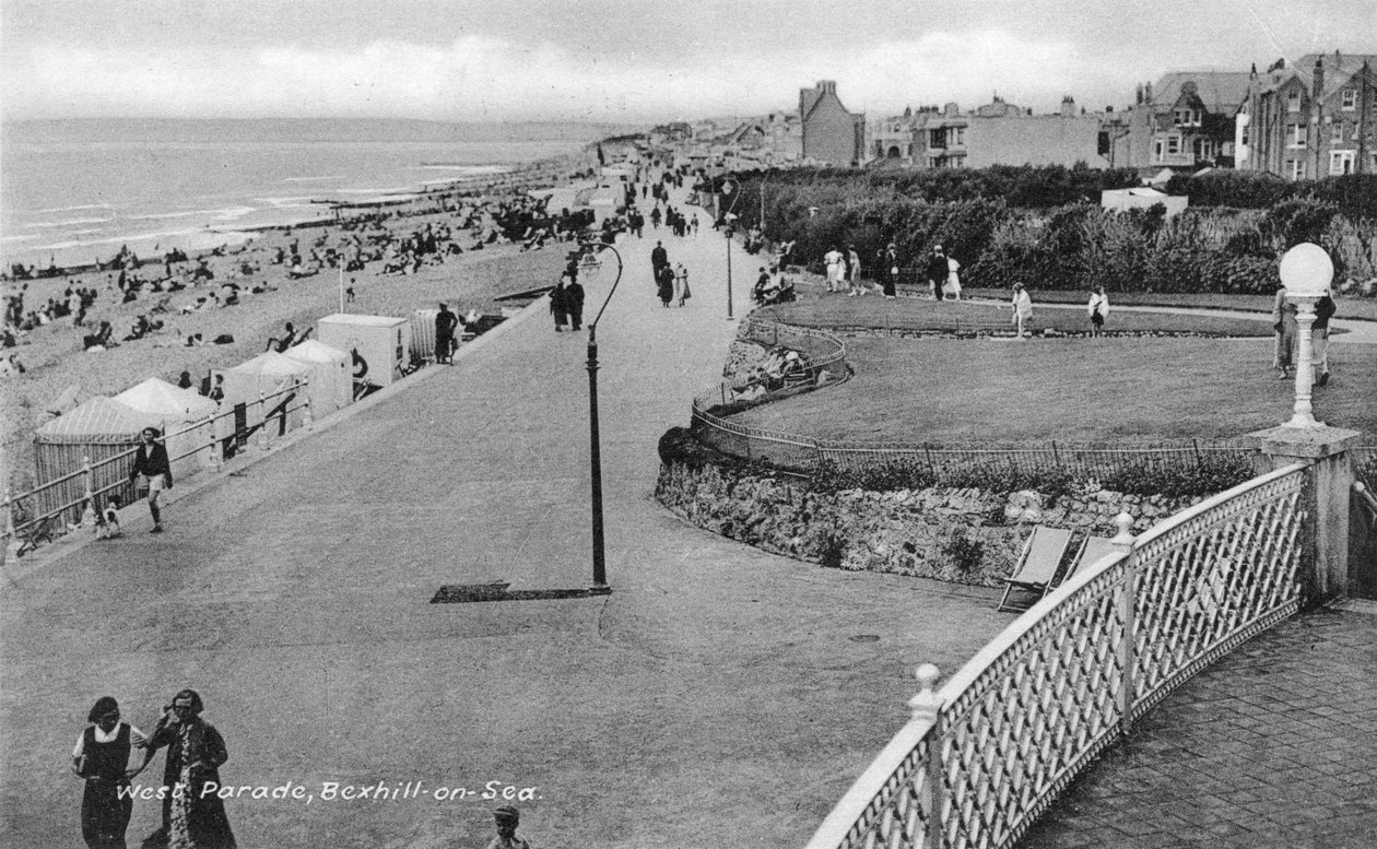 Urlauber auf der West Parade, Bexhill-on-Sea, East Sussex, ca. 1900er-1920er von Unbekannt