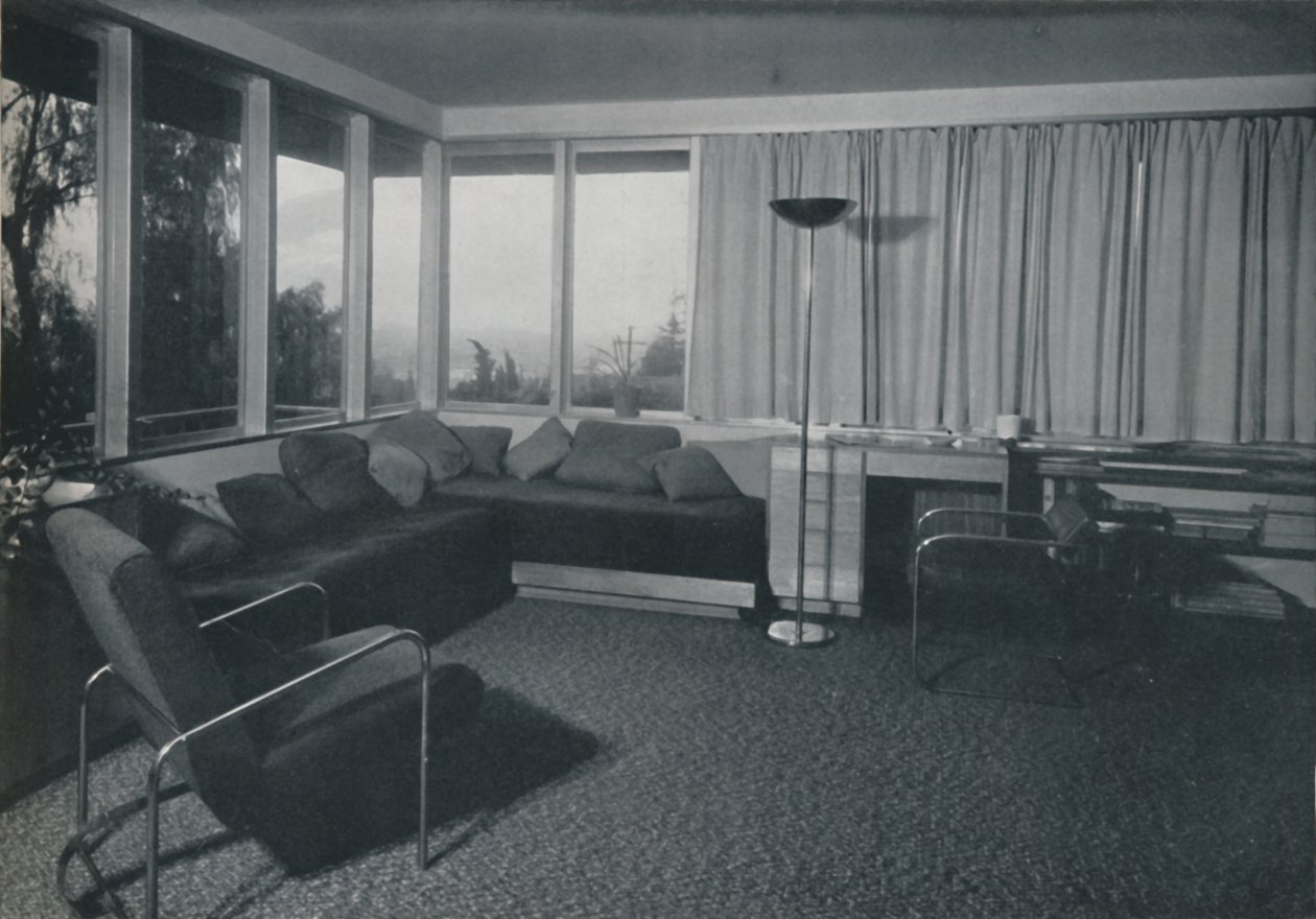 Haus in Los Angeles von Richard J. Neutra - Eine Innenaufnahme der Wohnräume, 1942 von Unbekannt