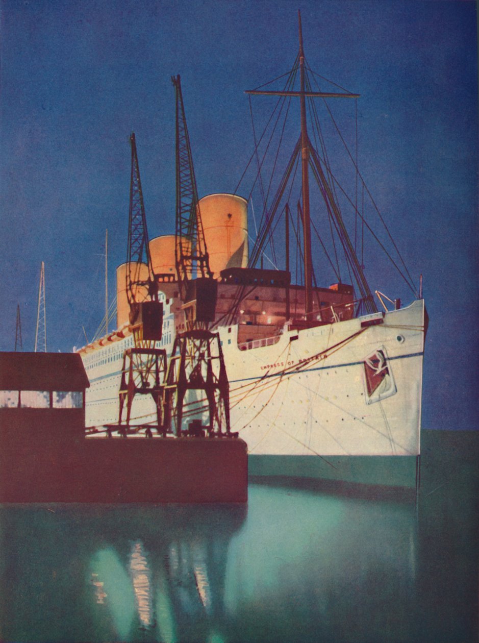 Beleuchtet von Flutlichtern, wird das markante Erscheinungsbild der Empress of Britain betont, 19 von Unbekannt