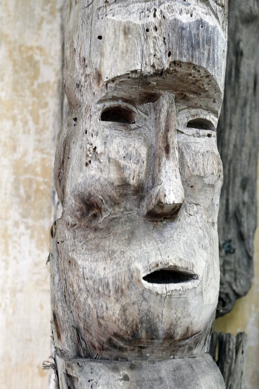 Jarai (Gia Rai) ethnische Gruppe. Schutzgeist eines Jarai-Grabes. Holzstatue. Kon Tum. Vietnam von Unbekannt