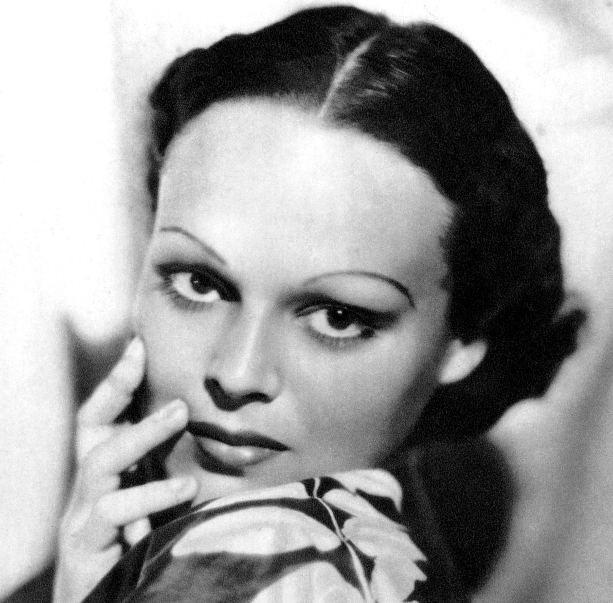 Katherine DeMille, kanadisch-amerikanische Schauspielerin, 1934-1935 von Unbekannt