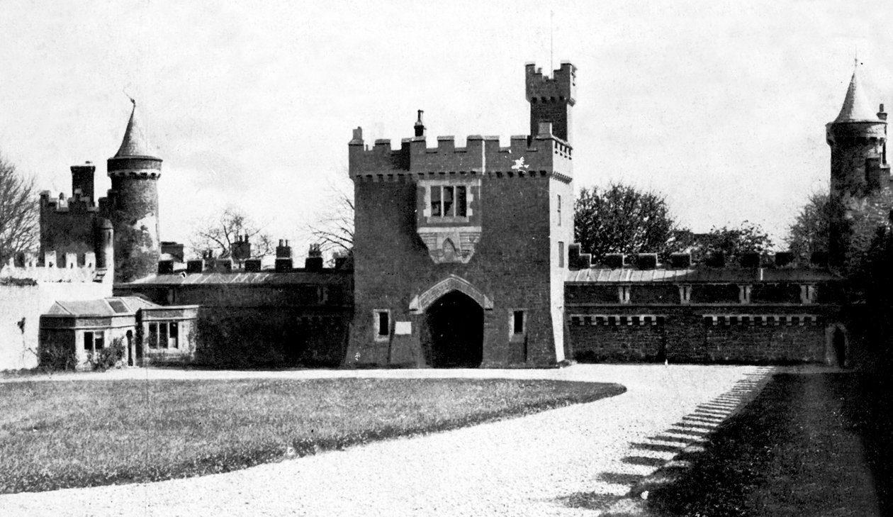 Innenhof des Killyleagh Castle, Killyleagh, County Down, Nordirland, frühes 20. Jahrhundert von Unbekannt