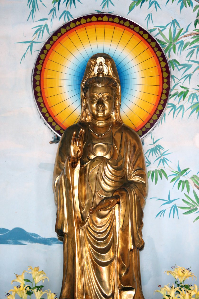 Linh Ung buddhistische Pagode. Quan Am Bodhisattva des Mitgefühls oder Göttin der Barmherzigkeit. Schutzgeste (Abhay). Danang. Vietnam von Unbekannt