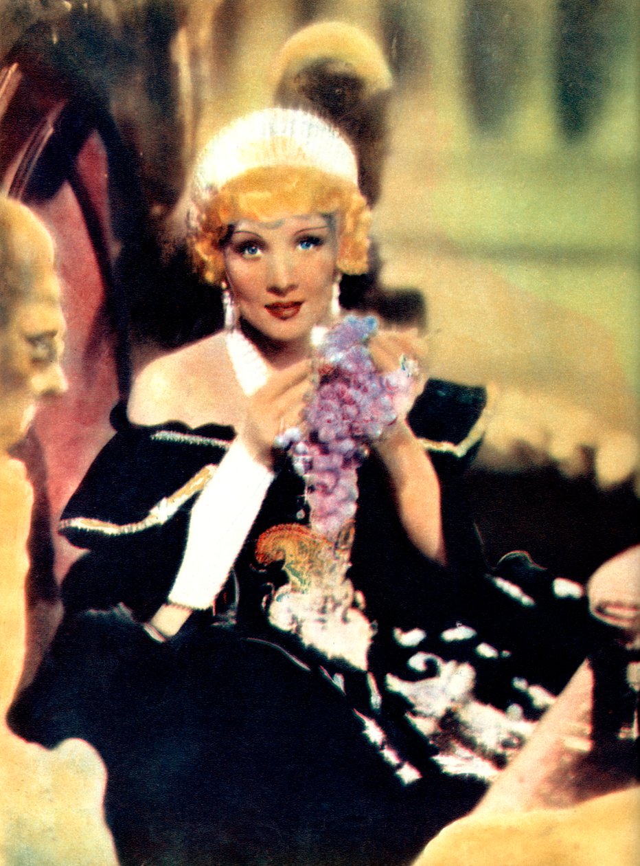 Marlene Dietrich, deutsch-amerikanische Schauspielerin, 1934-1935 von Unbekannt