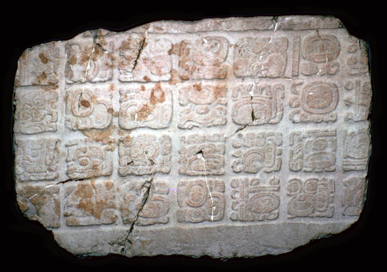 Maya-Hieroglyphen auf einem Teil eines Türsturzes, 7. Jahrhundert von Unbekannt