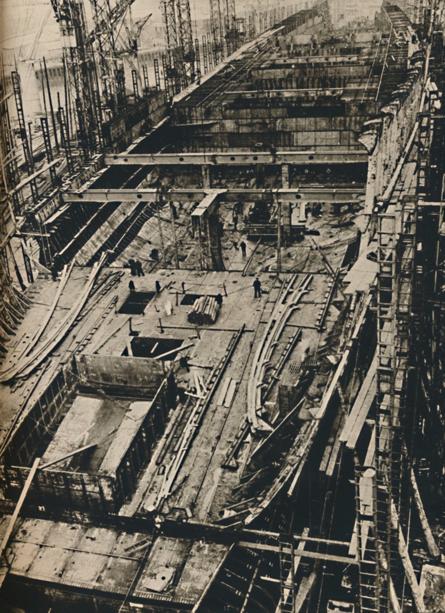 Mehr als 1.000 Fuß lang. Hülle der Queen Mary in den frühen Tagen des Baus von Unbekannt